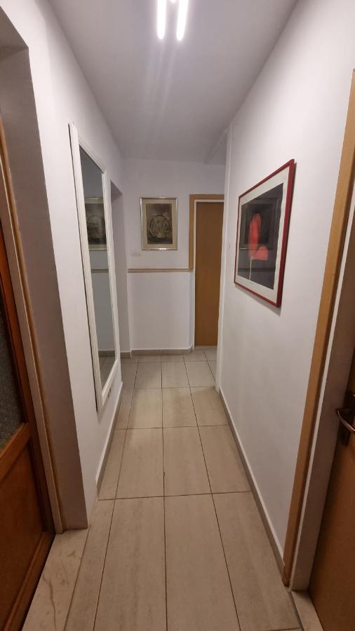 Apartment Vestibul Inn Split Buitenkant foto