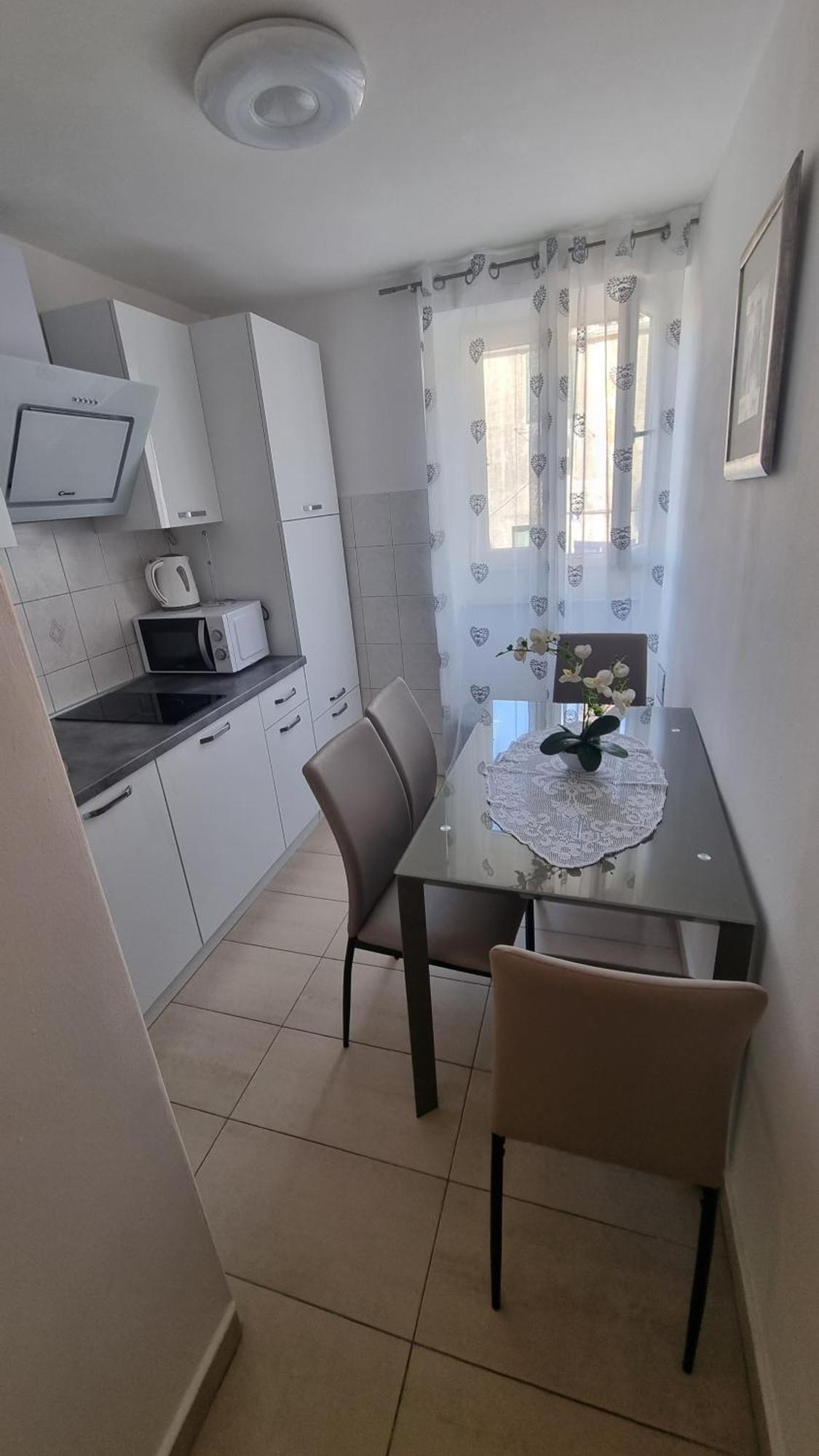 Apartment Vestibul Inn Split Buitenkant foto