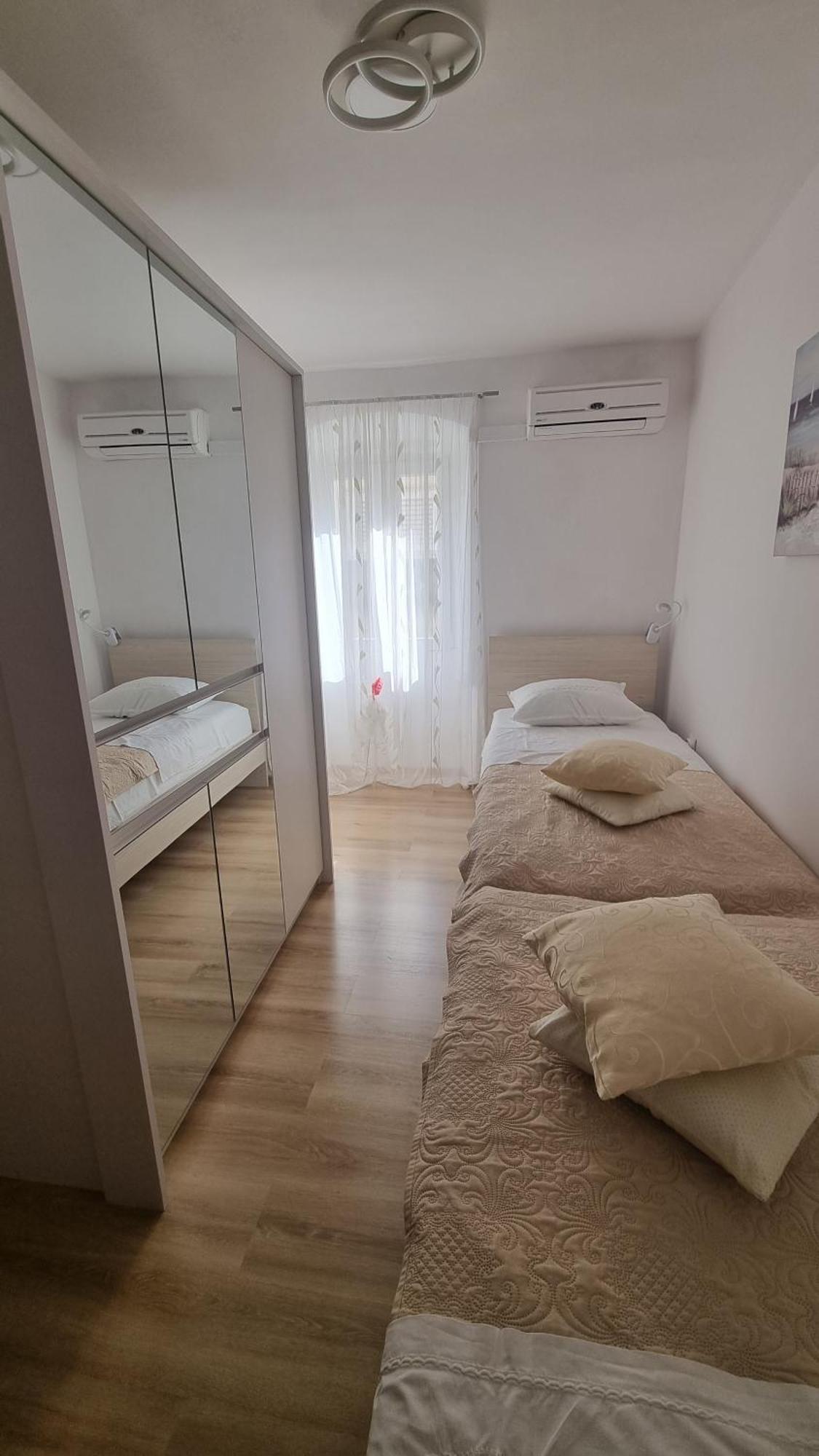 Apartment Vestibul Inn Split Buitenkant foto